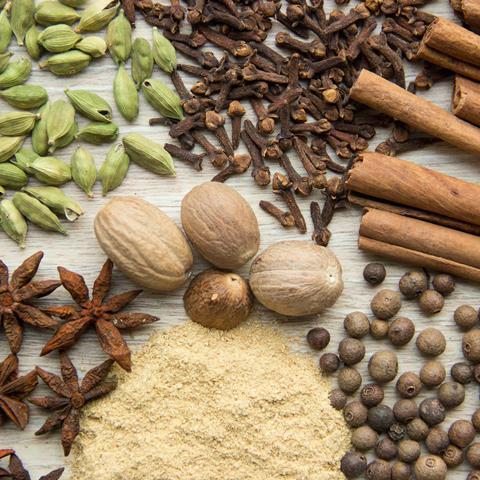 Herbs and spices for making mulled wine